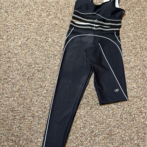 ALO Yoga Tops - ALO Yoga Black and White Crop Top